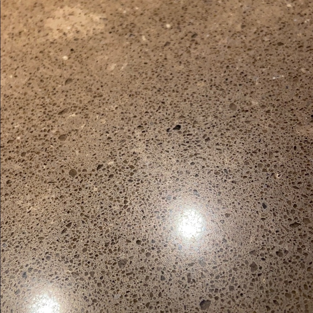 Meet your Posher, Hila